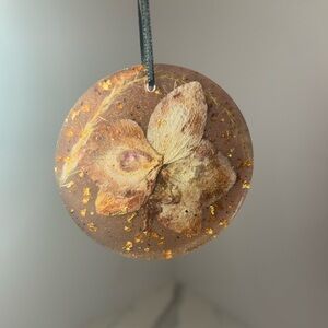 Handmade christmas/ wall ornament with real flowers